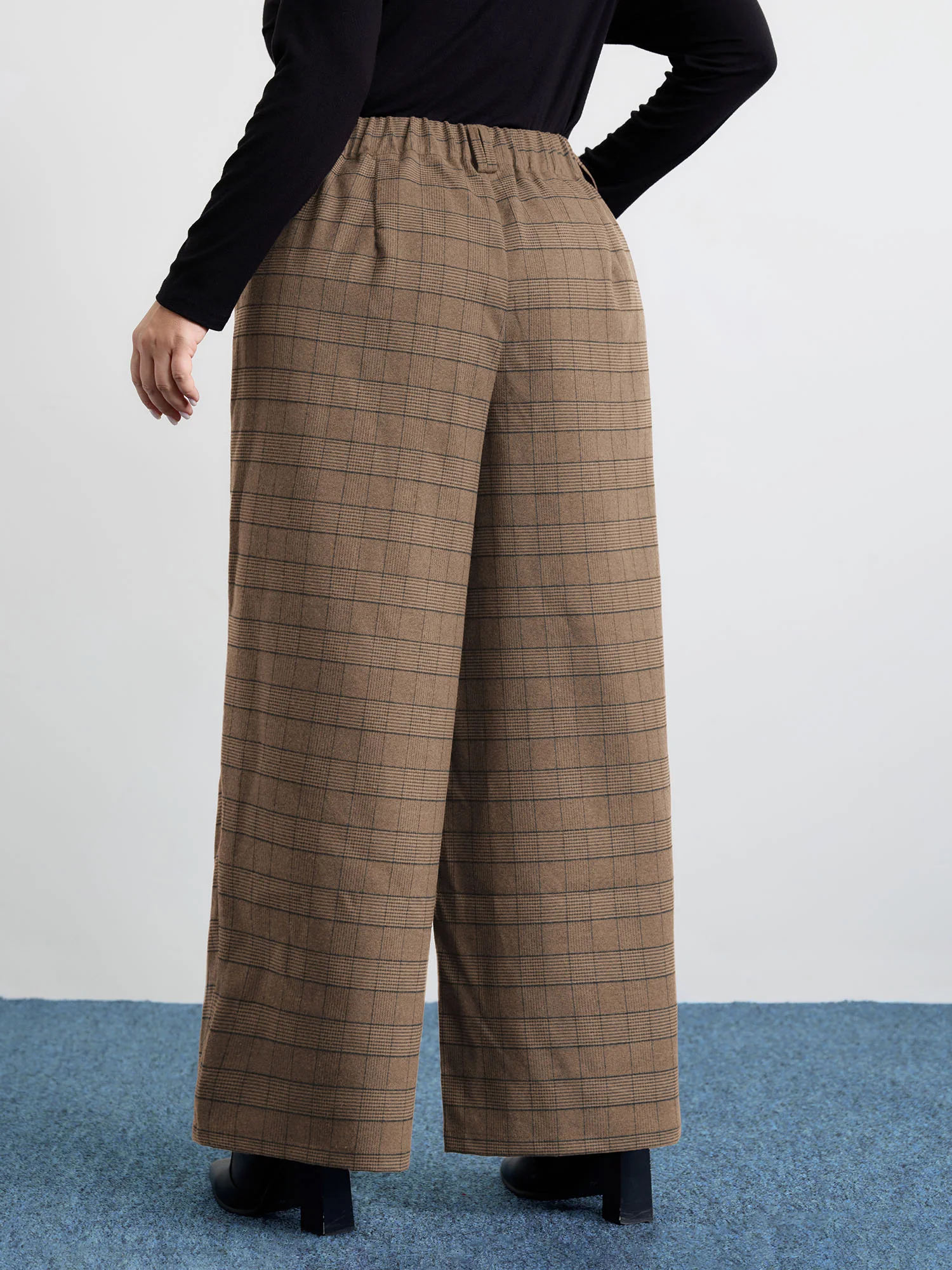 Checkered Stretchy Waist Pants - Image 13