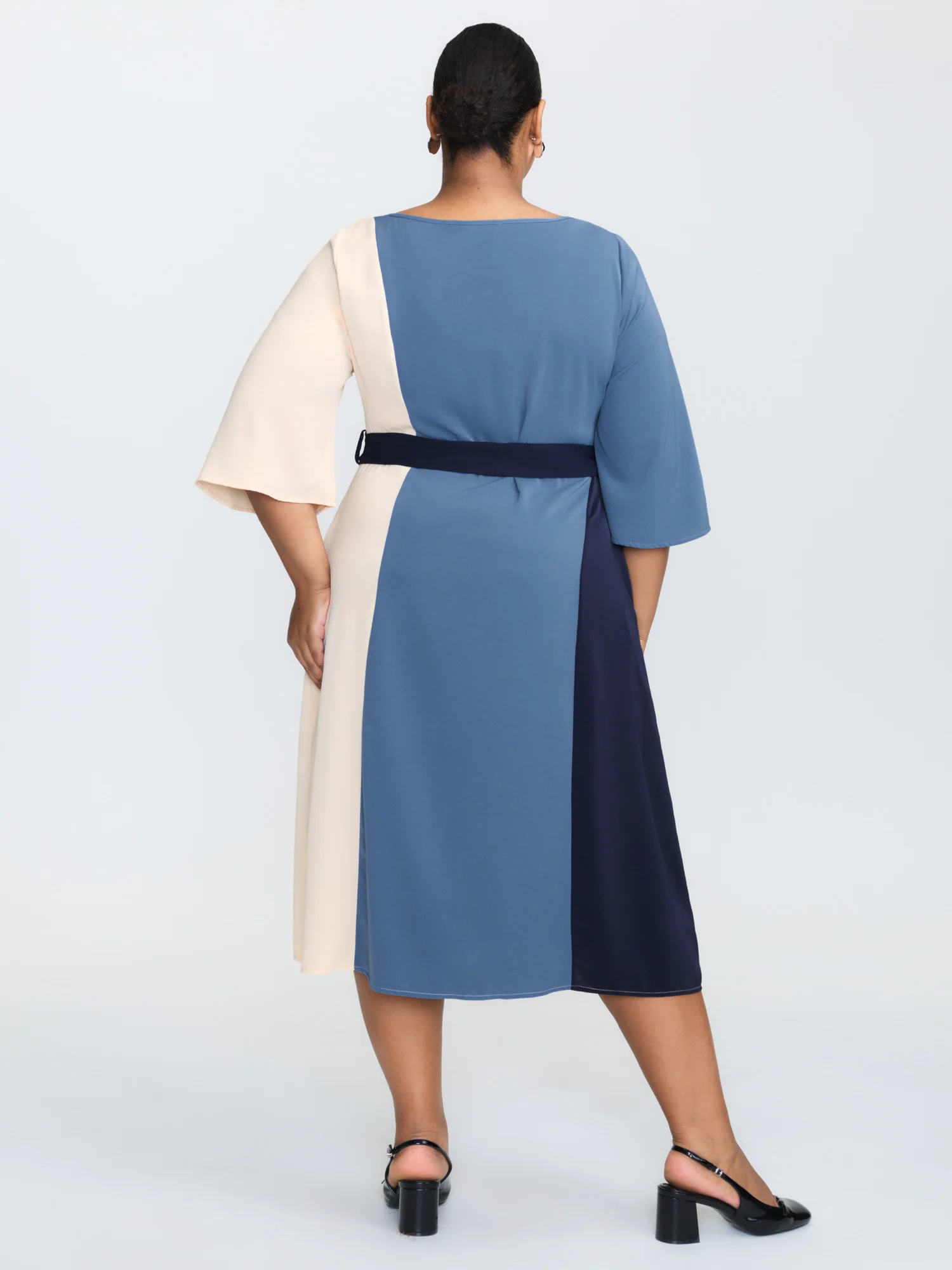 Colorblock Belted Round Neck Midi Dress - Image 4