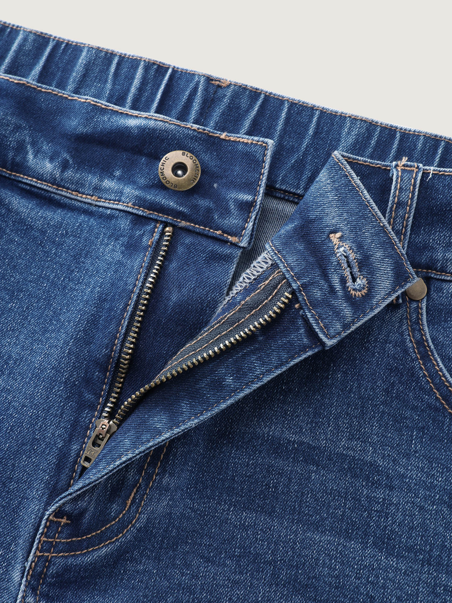 Curve-Friendly Stretchy Straight-Leg Denim Shorts - Image 9
