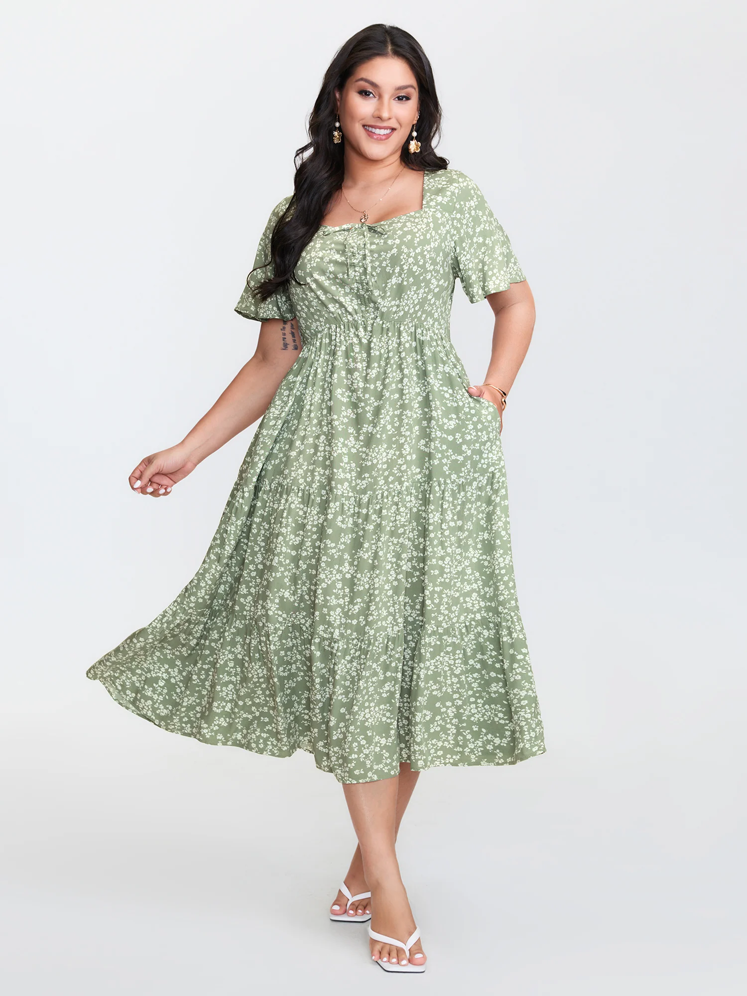 Ditsy Floral Sweetheart Drawstring Pocket Tiered Dress - Image 9
