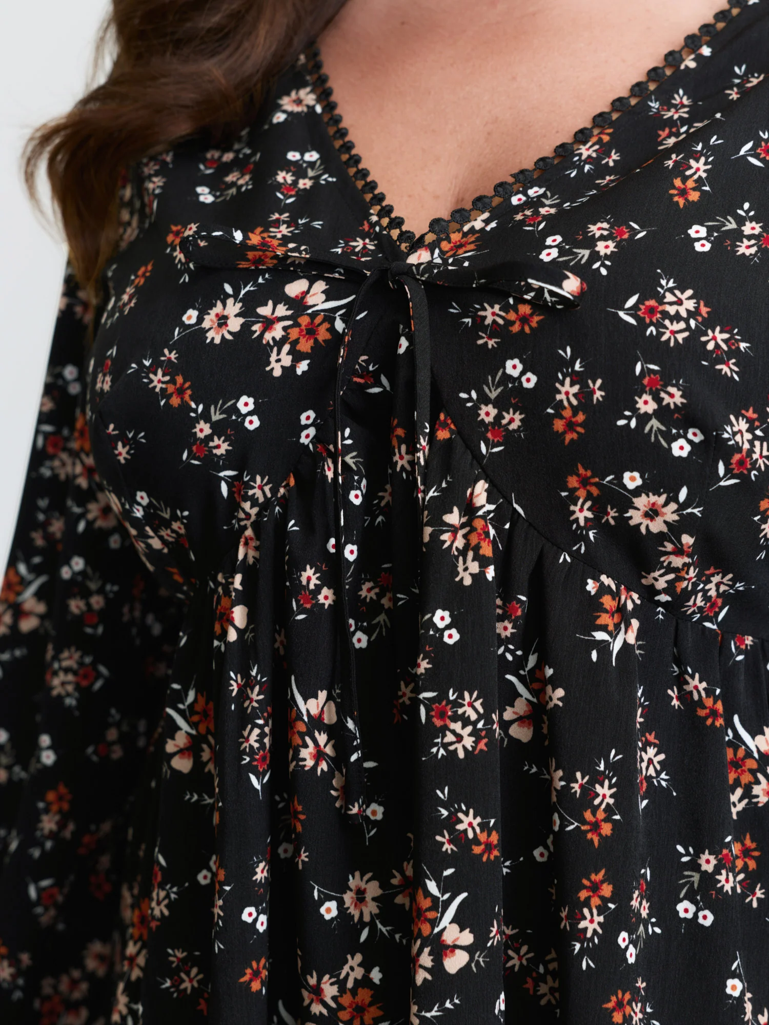 Floral Print Lace Cinched-Flared Blouse - Image 4