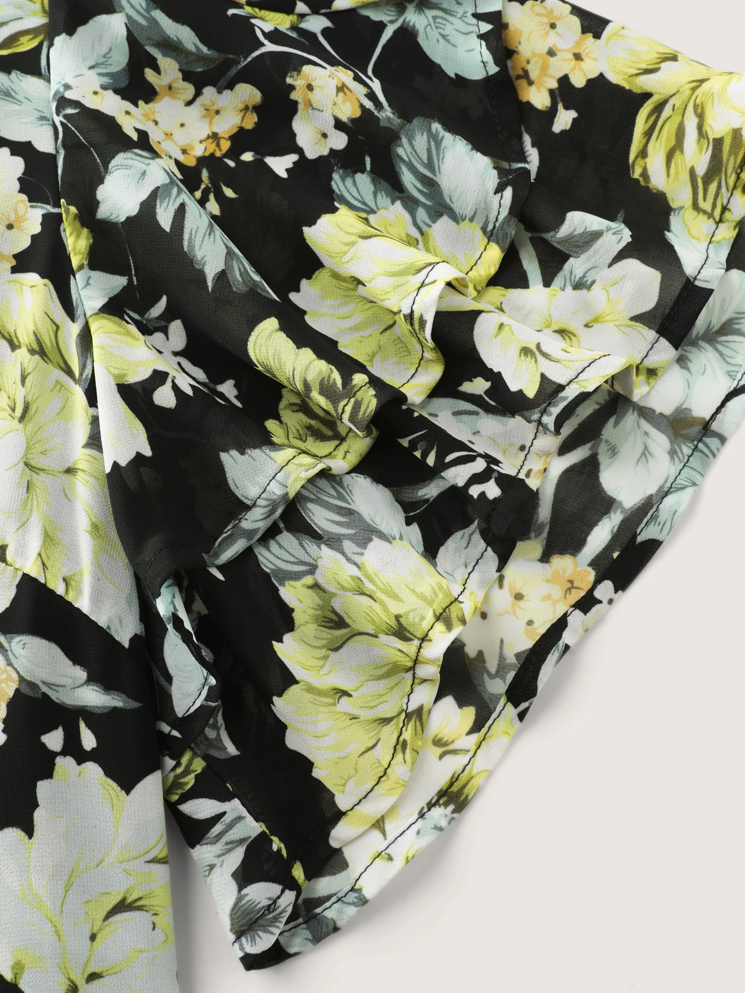 Floral Print Ruffled Edges Blouse - Image 5