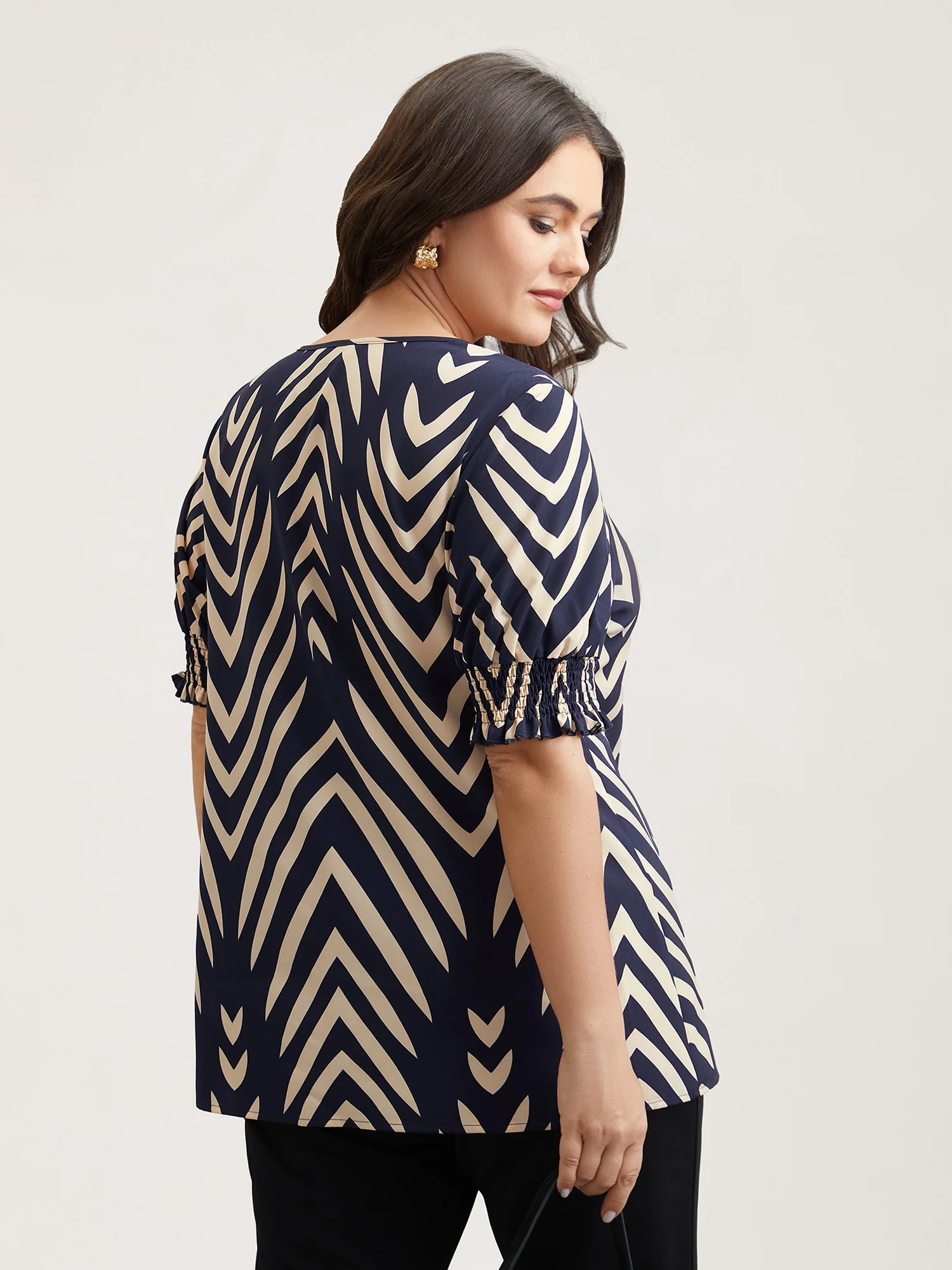 Geometric Print Ruffled Shirred Blouse - Image 5