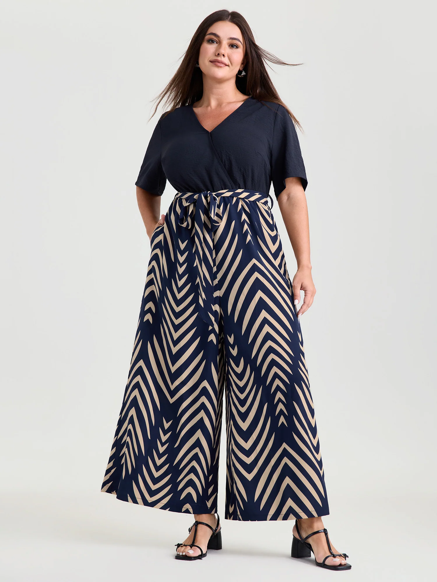 Geometric Print V-Neck Stretchy Jumpsuit - Image 3