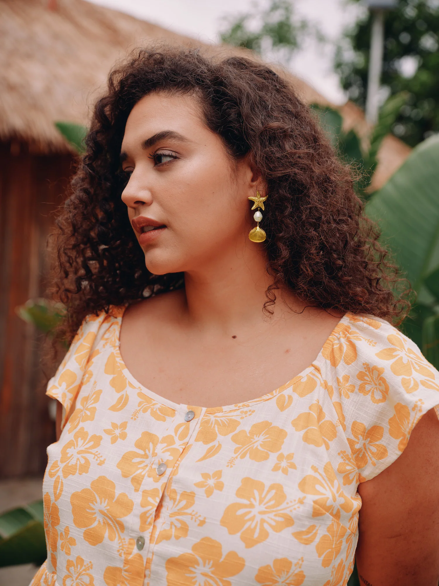 Gold Starfish & Shell Drop Earrings - Image 3