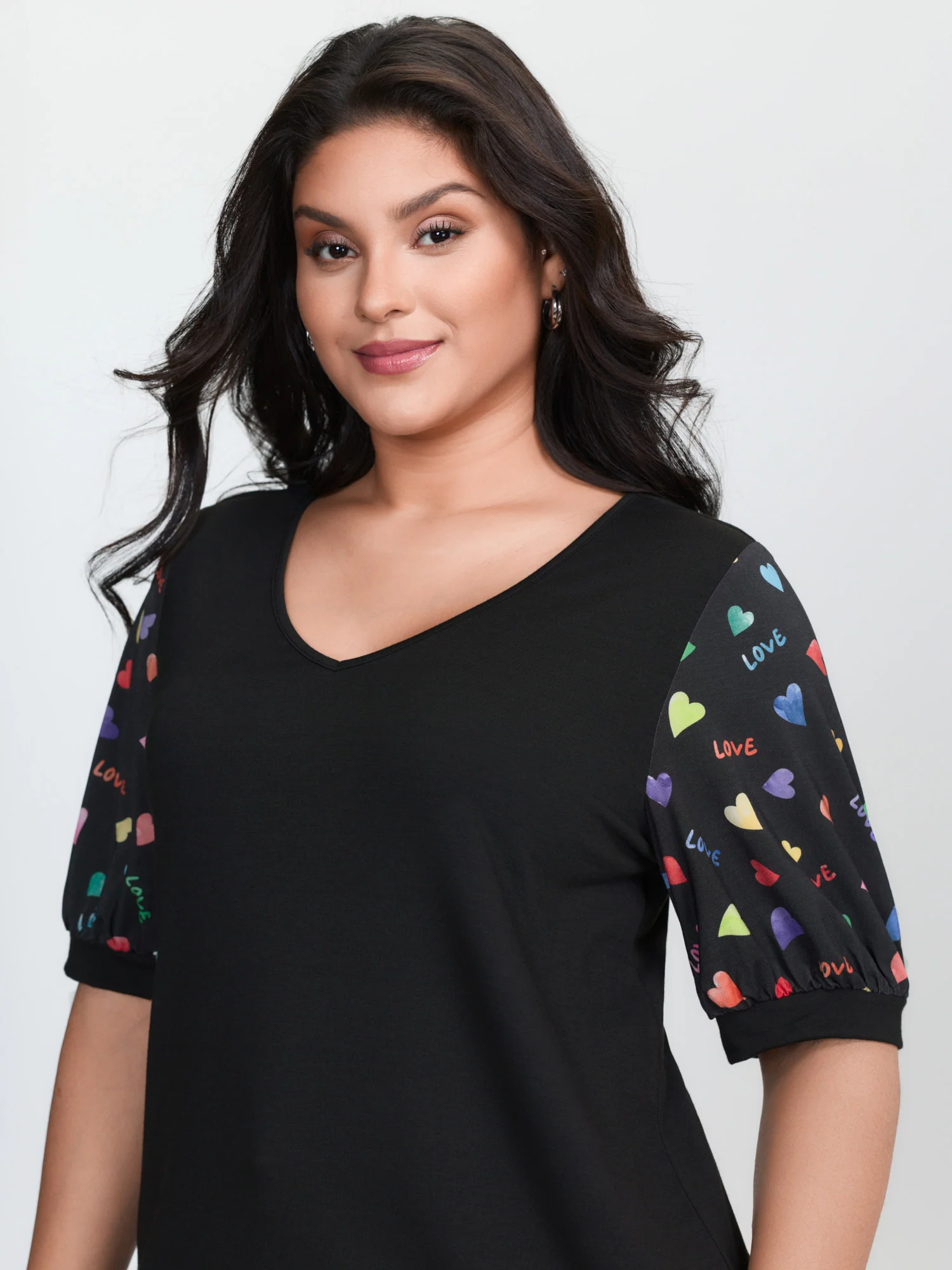 Heart Print Stretchy V-Neck T-Shirt - Image 3