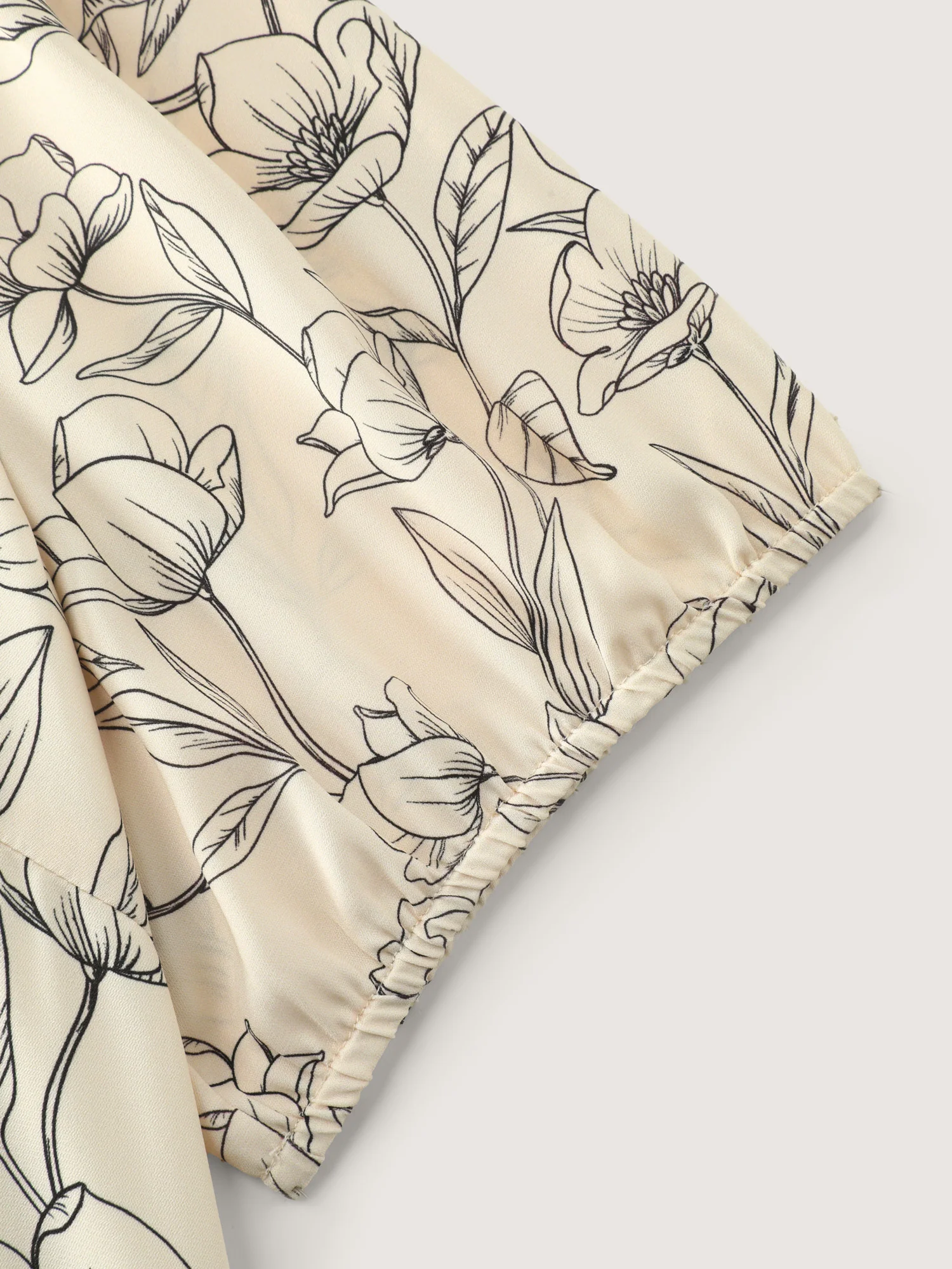 Monochrome Floral Print Button-Down Blouse - Image 5