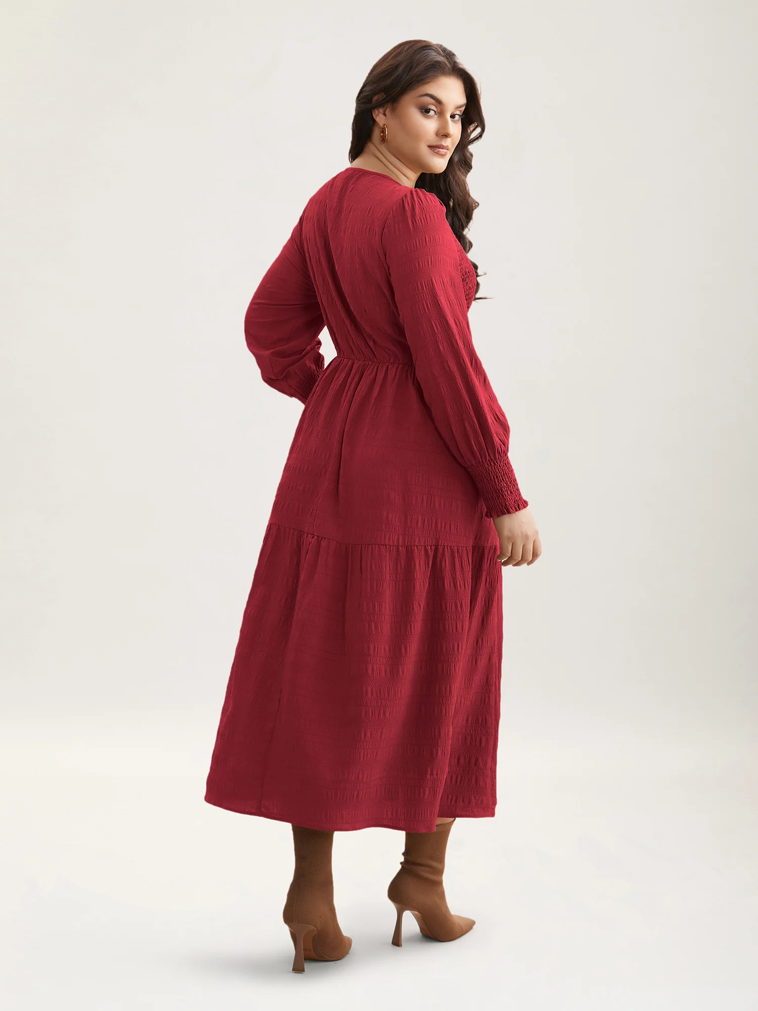 Plain Textured Shirred Midi Dress - Image 21