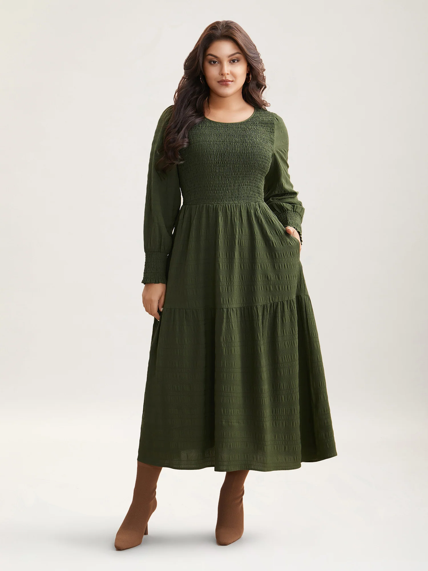 Plain Textured Shirred Midi Dress - Image 6