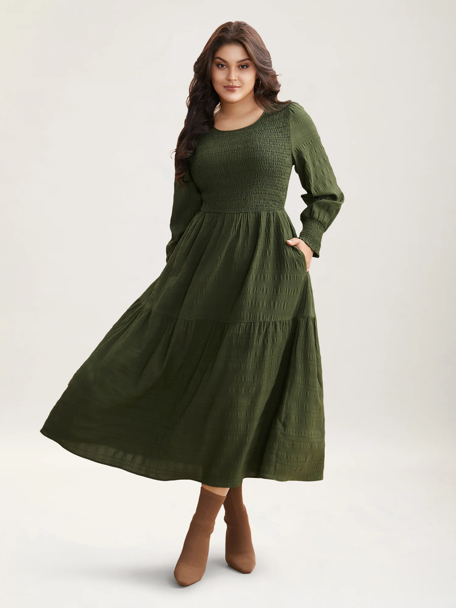 Plain Textured Shirred Midi Dress - Image 8