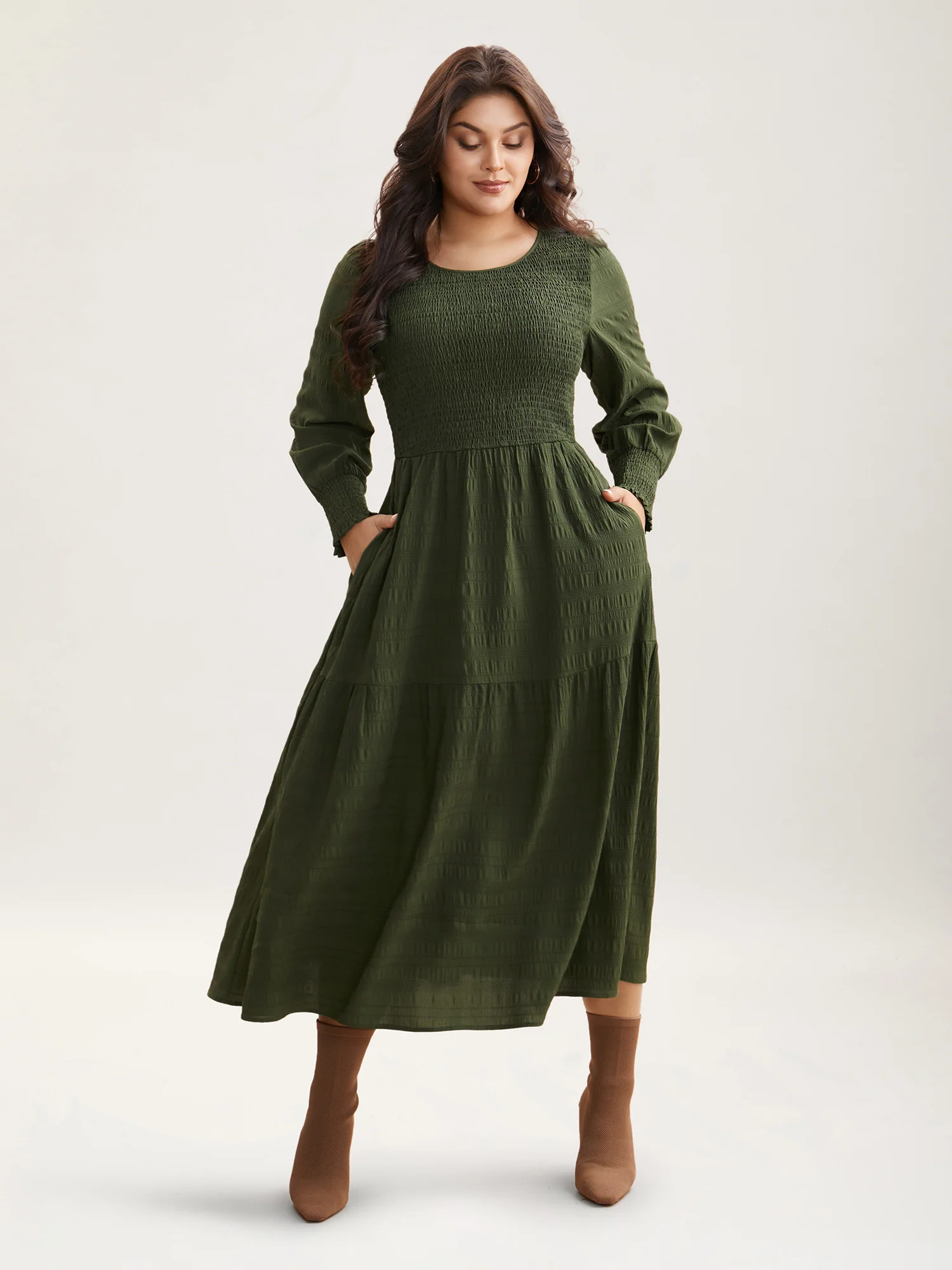 Plain Textured Shirred Midi Dress - Image 9