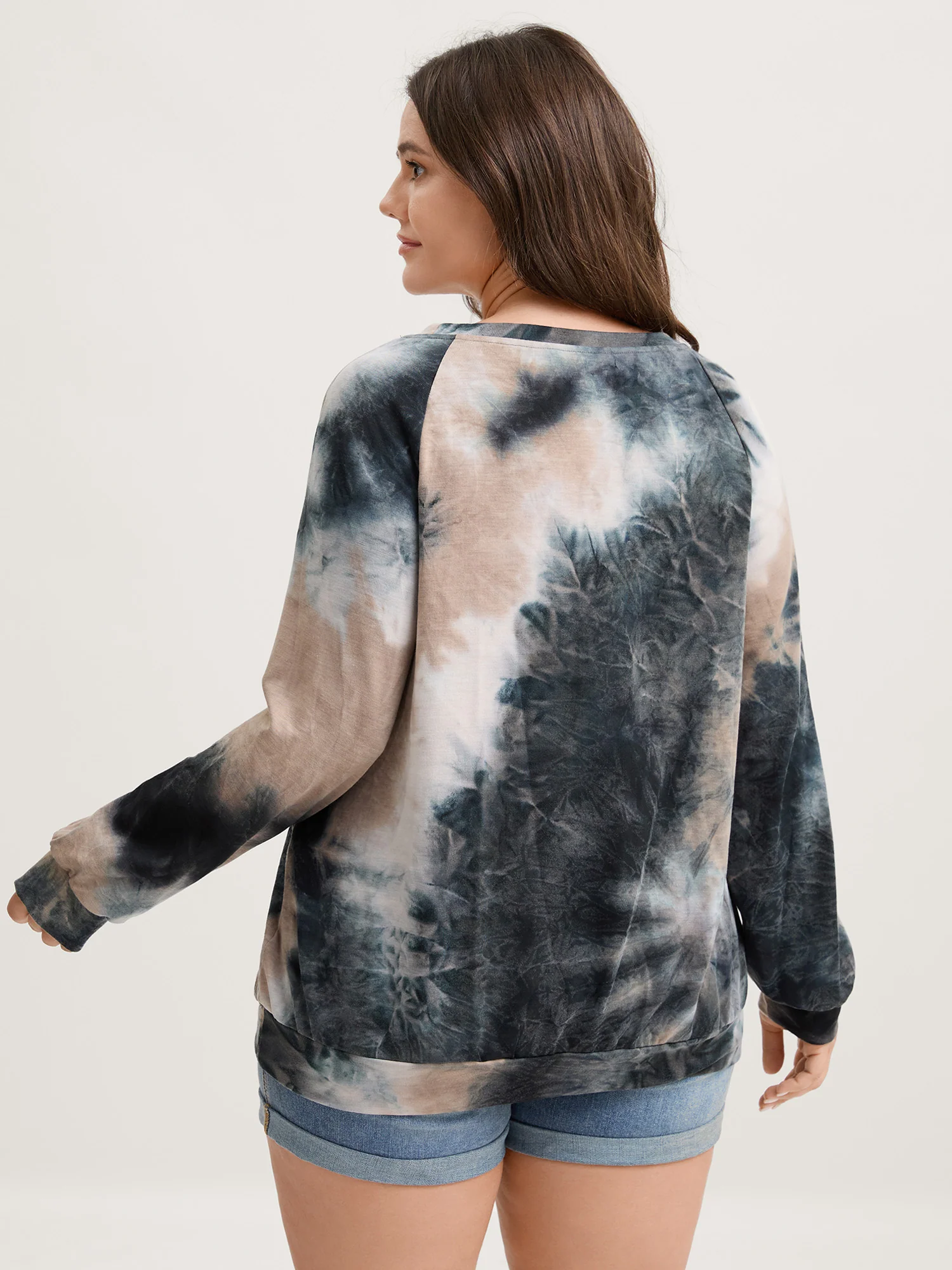 Round Neck Tie-Dye Sweatshirt - Image 8