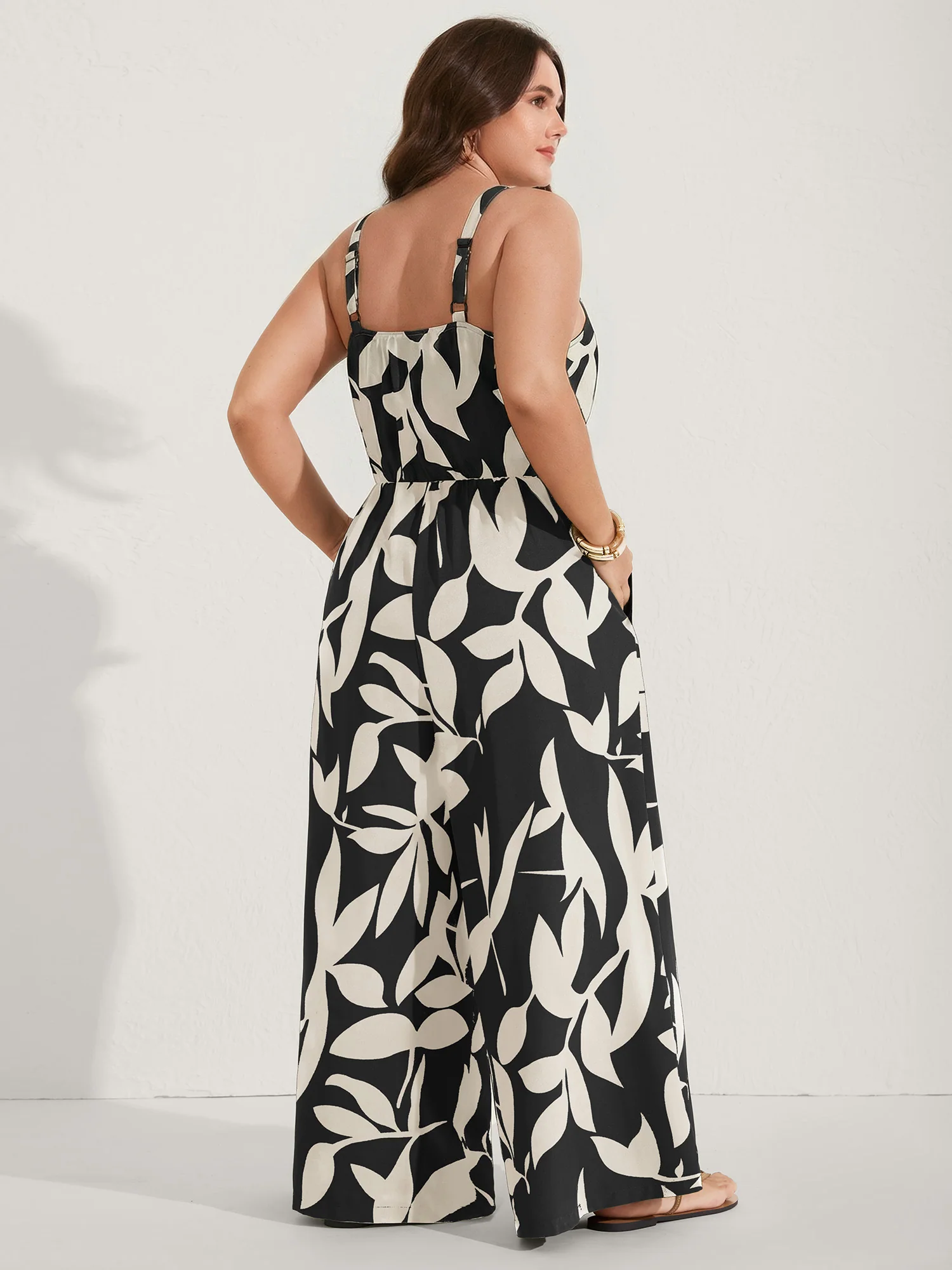 Silhouette Floral Print Sweetheart Jumpsuit - Image 11