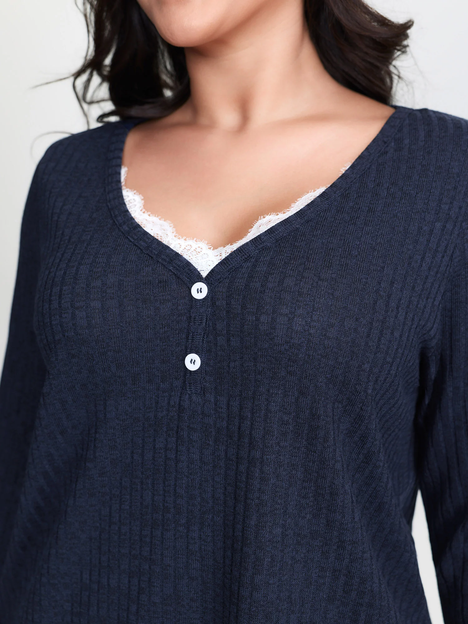 Stretchy V-Neck Curvy-Fit T-Shirt - Image 4