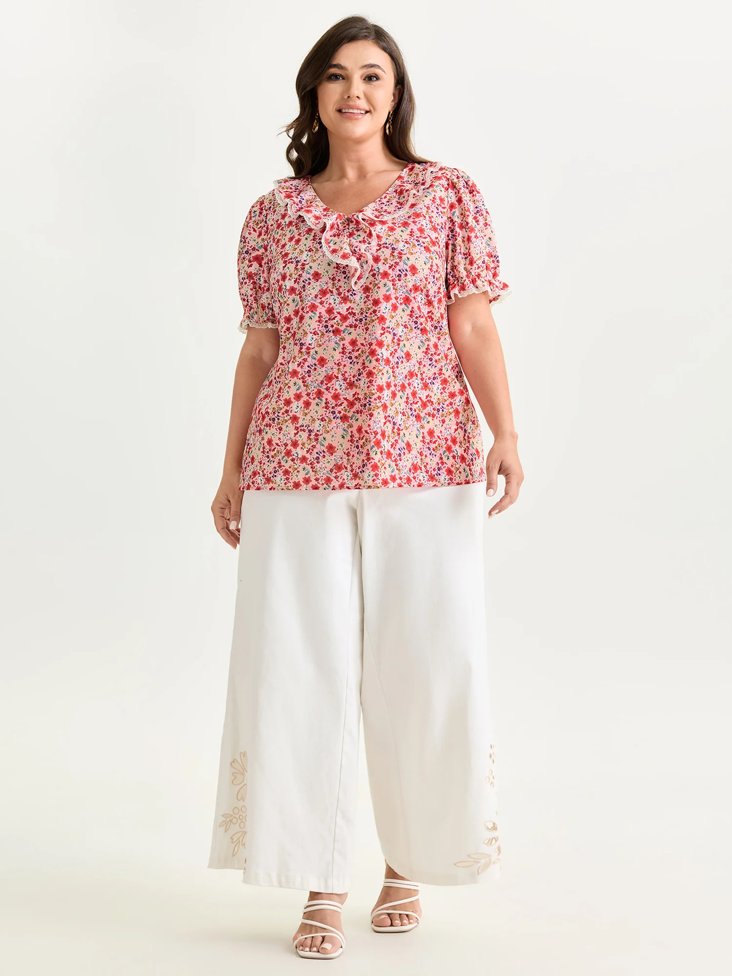 Sweet Floral Print Lettuce Leaf Detail Blouse - Image 3